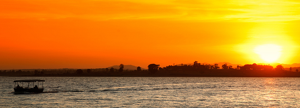 在线轰炸机免费版